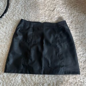 Plus size vegan leather mini skirt black Size OX/ XL 14
